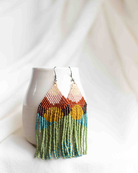 woven beaded earrings that look like a sunrise